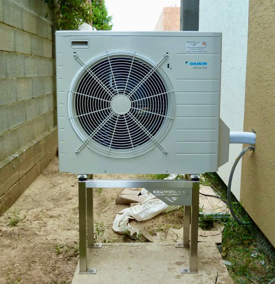 Tepelné čerpadlo vzduch voda Daikin Altherma LT 8kW s chladením rodinný dom Opoj