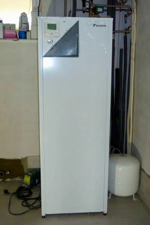 Tepelné čerpadlo vzduch voda Daikin Altherma LT 8kW s chladením rodinný dom Opoj