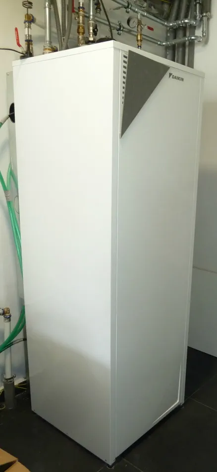 Tepelné čerpadlo vzduch voda Daikin Altherma LT 8kW s chladením rodinný dom Ovčiarsko