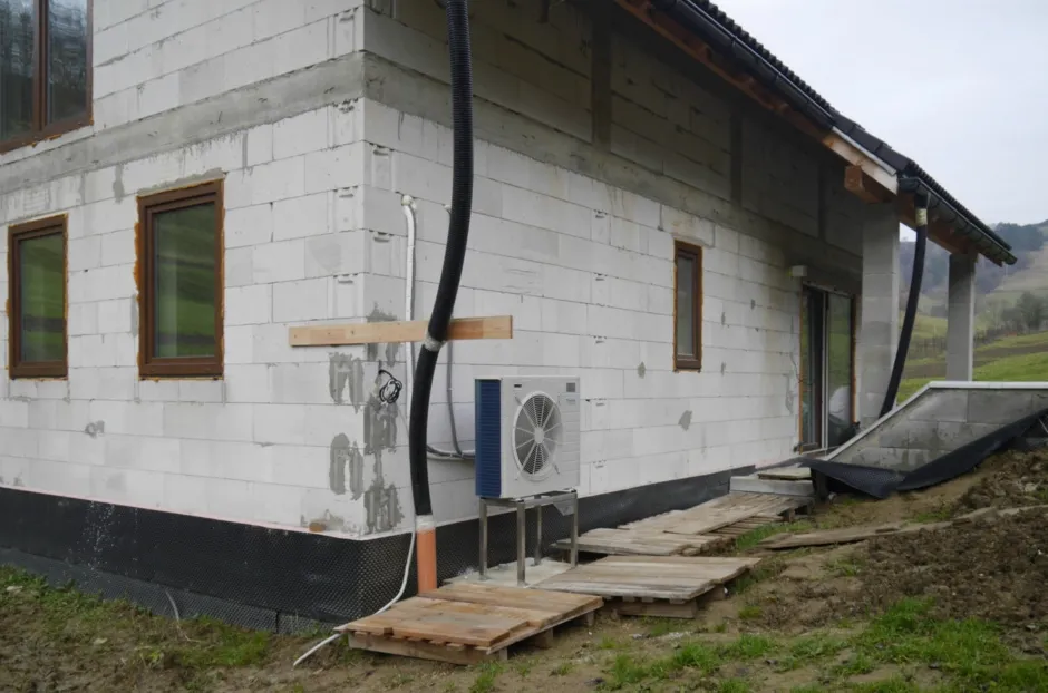 Tepelné čerpadlo vzduch voda Daikin Altherma LT 8kW s chladením rodinný dom Pastina Závada