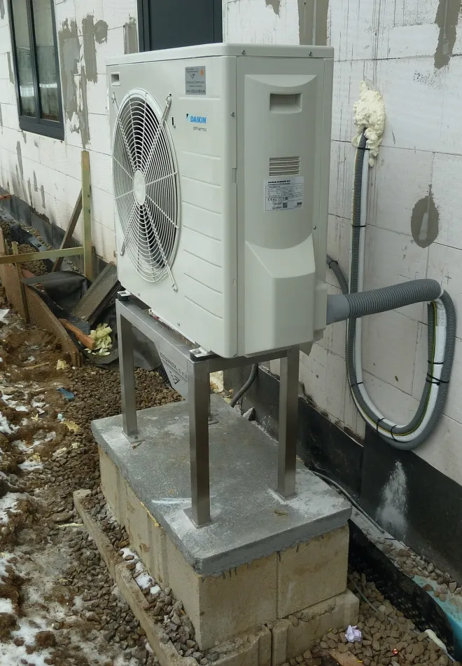 Tepelné čerpadlo vzduch voda Daikin Altherma LT 8kW s chladením rodinný dom Pitelová