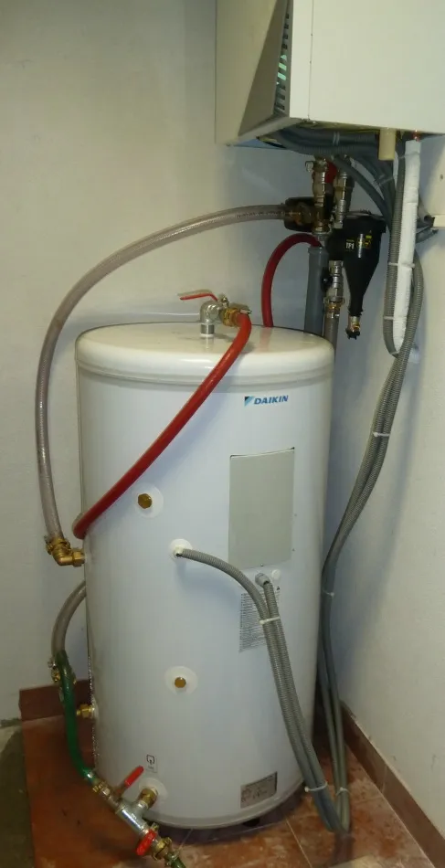 Tepelné čerpadlo vzduch voda Daikin Altherma LT 8kW s chladením rodinný dom Pitelová