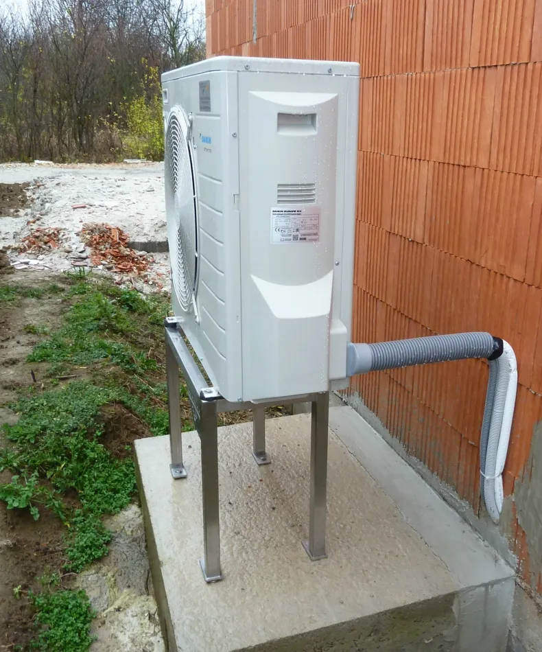 Tepelné čerpadlo vzduch voda Daikin Altherma LT 8kW s chladením rodinný dom Pohranice