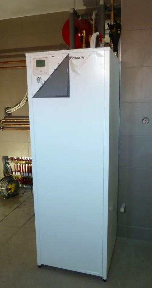 Tepelné čerpadlo vzduch voda Daikin Altherma LT 8kW s chladením rodinný dom Rabča