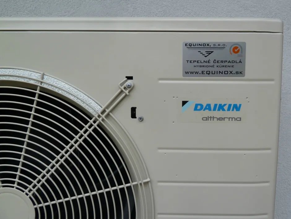 Tepelné čerpadlo vzduch voda Daikin Altherma LT 8kW s chladením rodinný dom Raková