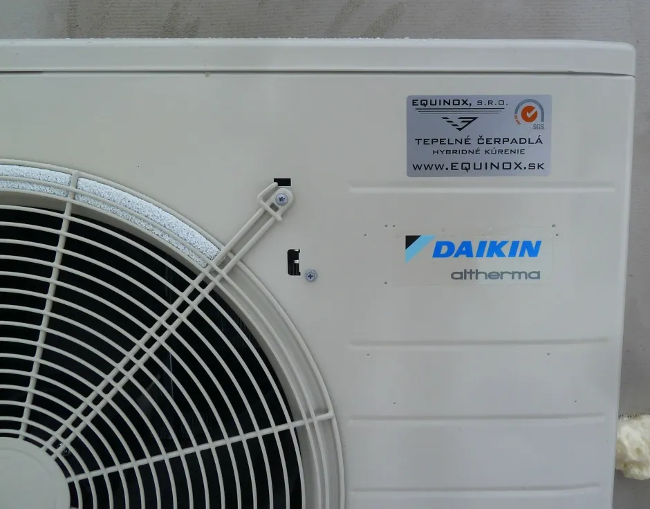 Tepelné čerpadlo vzduch voda Daikin Altherma LT 8kW s chladením rodinný dom Riečka