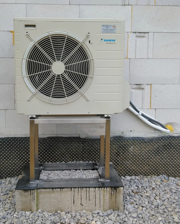 Tepelné čerpadlo vzduch voda Daikin Altherma LT 8kW s chladením rodinný dom Rudina