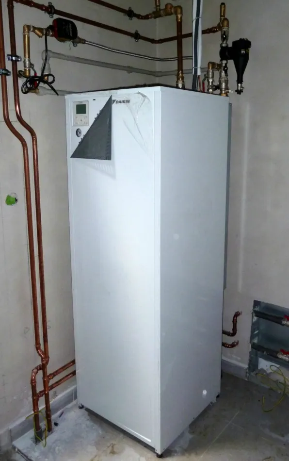 Tepelné čerpadlo vzduch voda Daikin Altherma LT 8kW s chladením rodinný dom Setechov