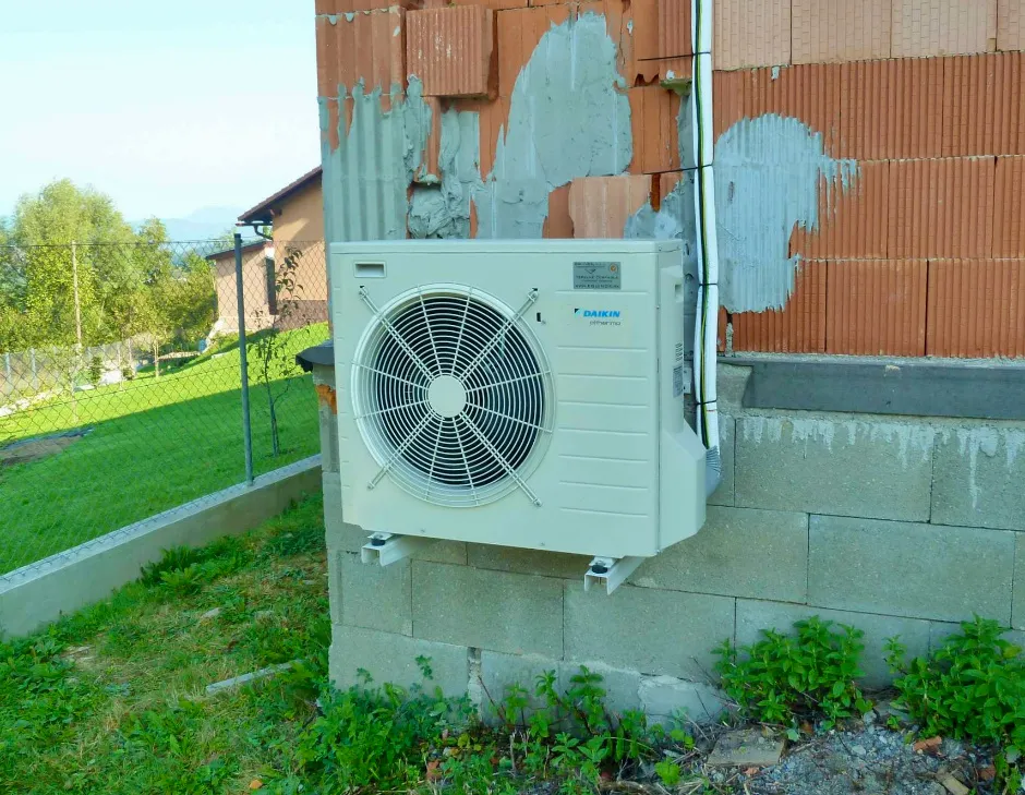 Tepelné čerpadlo vzduch voda Daikin Altherma LT 8kW s chladením rodinný dom Stráňavy