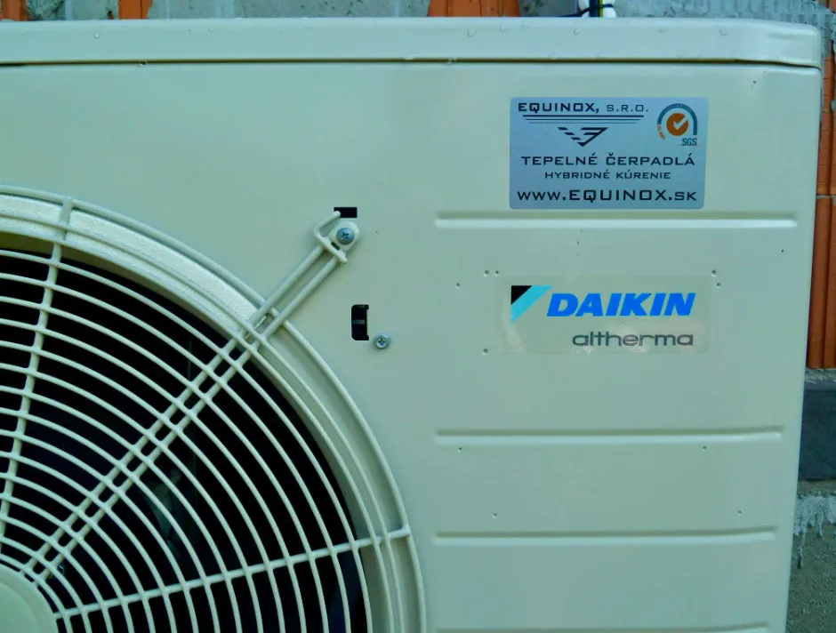 Tepelné čerpadlo vzduch voda Daikin Altherma LT 8kW s chladením rodinný dom Stráňavy