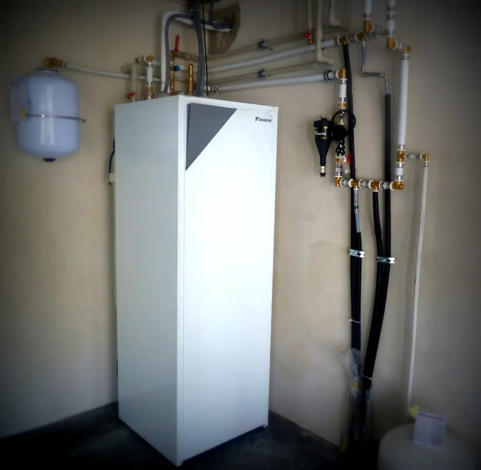 Tepelné čerpadlo vzduch voda Daikin Altherma LT 8kW s chladením rodinný dom Veľká Lúka