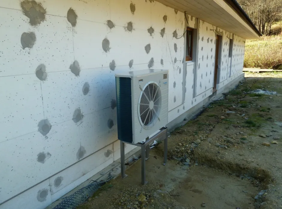 Tepelné čerpadlo vzduch voda Daikin Altherma LT 8kW s chladením rodinný dom Veľké Pole