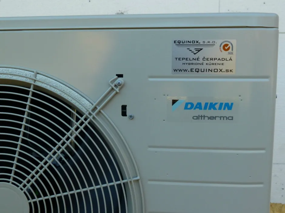 Tepelné čerpadlo vzduch voda Daikin Altherma LT 8kW s chladením rodinný dom Veľké Pole