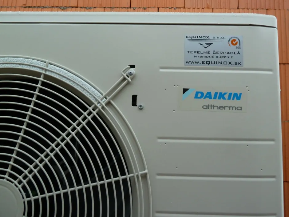 Tepelné čerpadlo vzduch voda Daikin Altherma LT 8kW s chladením rodinný dom Vidiná