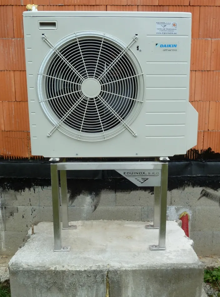 Tepelné čerpadlo vzduch voda Daikin Altherma LT 8kW s chladením rodinný dom Višňové