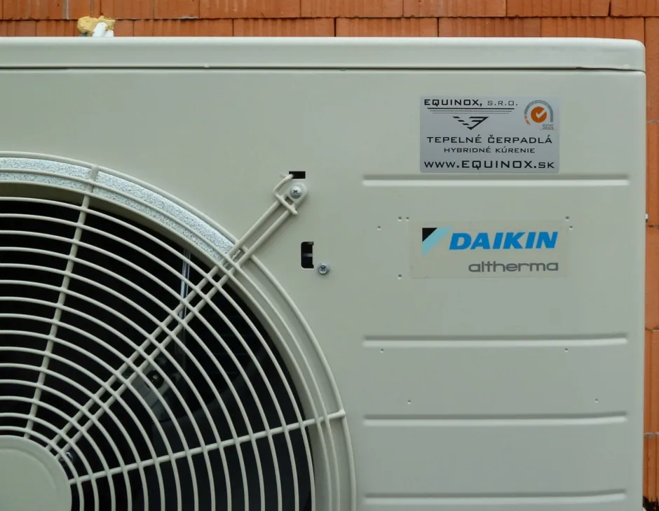Tepelné čerpadlo vzduch voda Daikin Altherma LT 8kW s chladením rodinný dom Višňové