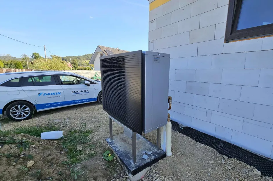 Tepelné čerpadlo vzduch voda Daikin Altherma MT3 strednoteplotné 8kW rod. dom Slopná