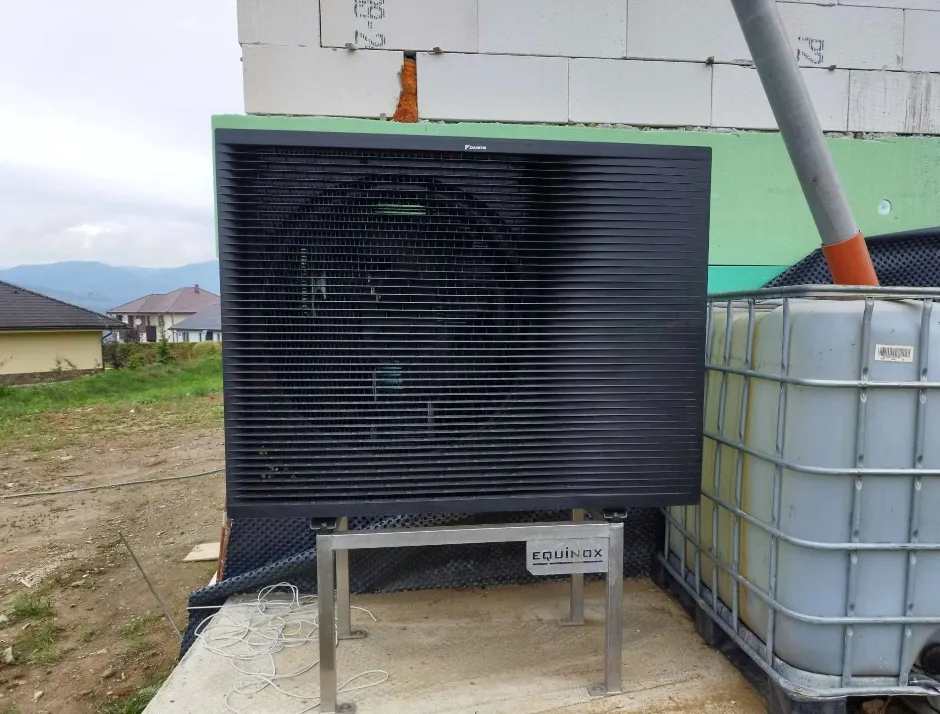 Tepelné čerpadlo vzduch voda Daikin Altherma R MT3 strednoteplotné 10kW rodinný dom Brezno