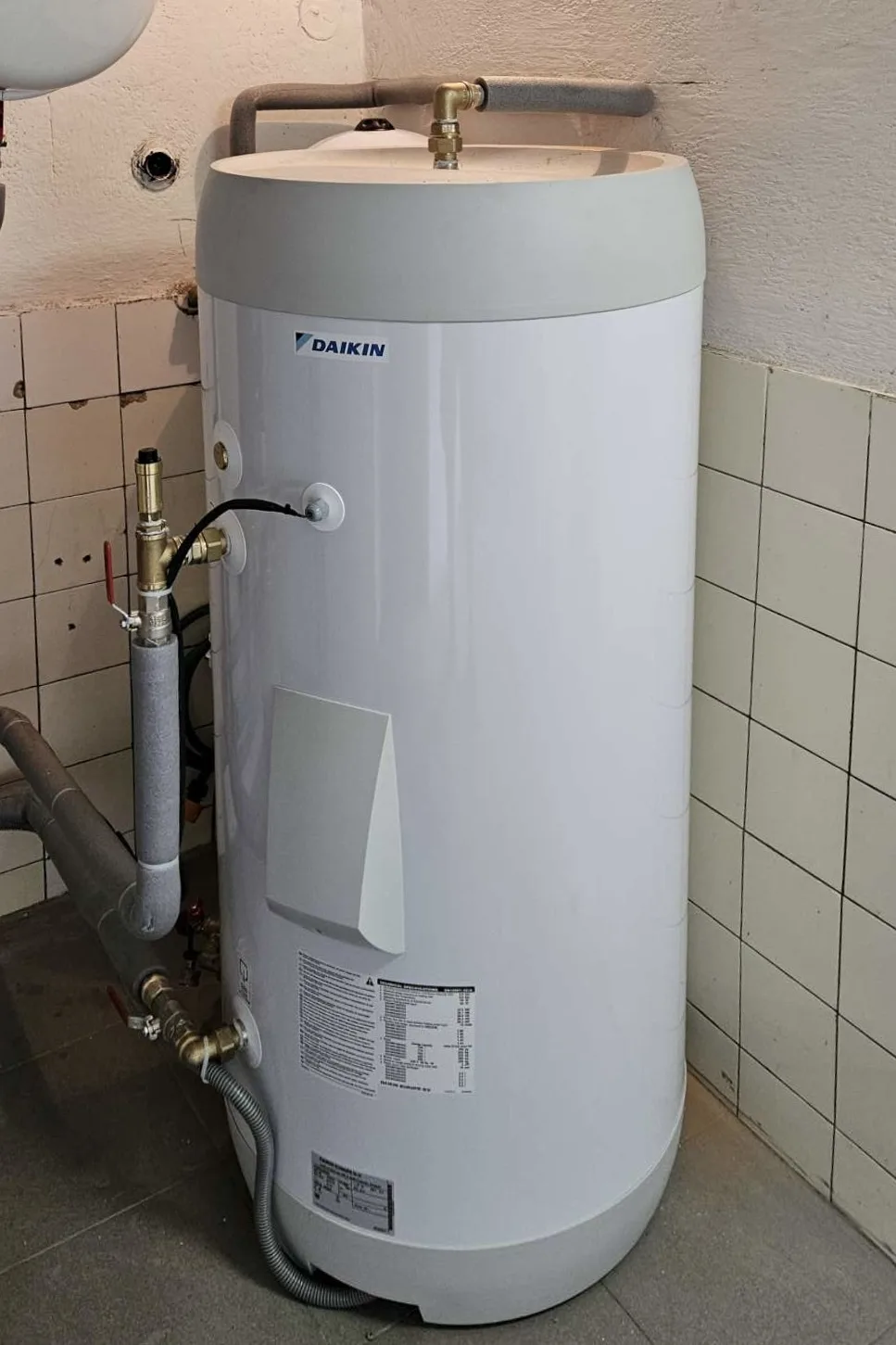 Tepelné čerpadlo vzduch voda Daikin Altherma R MT3 strednoteplotné 10kW Valaská