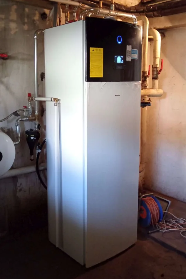 Tepelné čerpadlo vzduch voda Daikin Altherma R MT3 strednoteplotné 12kW RD Horné Pršany