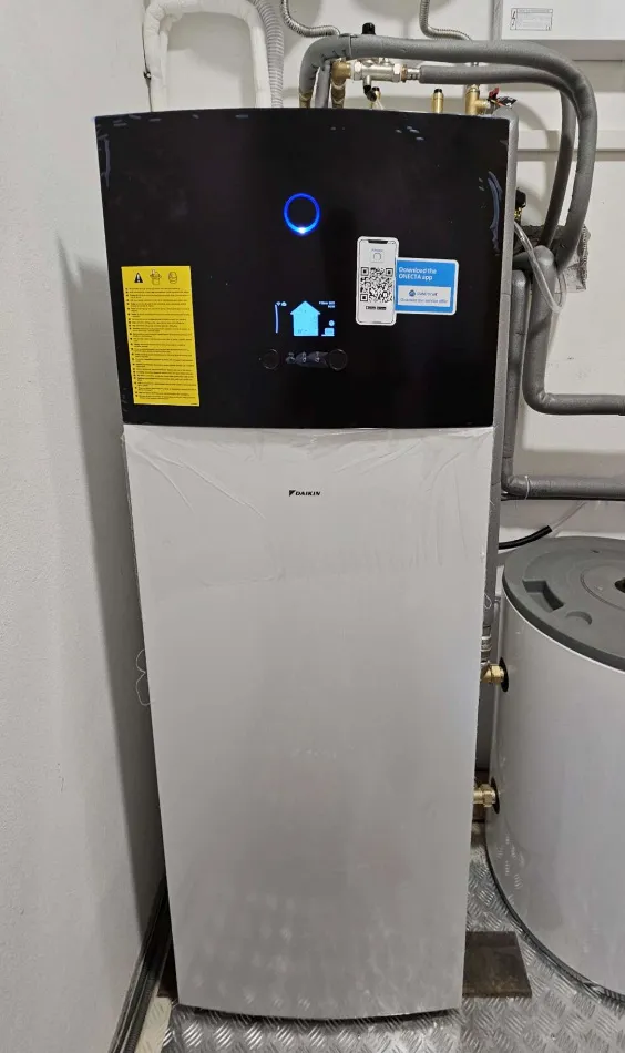 Tepelné čerpadlo vzduch voda Daikin Altherma R MT3 strednoteplotné 12kW rod. dom Brestovec