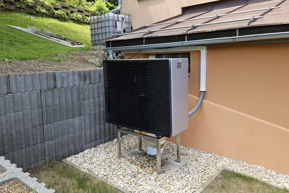 Tepelné čerpadlo vzduch voda Daikin Altherma R MT3 strednoteplotné 12kW rod. dom Králiky