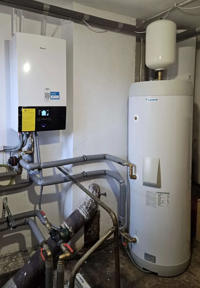 Tepelné čerpadlo vzduch voda Daikin Altherma R MT3 strednoteplotné 12kW rod. dom Králiky