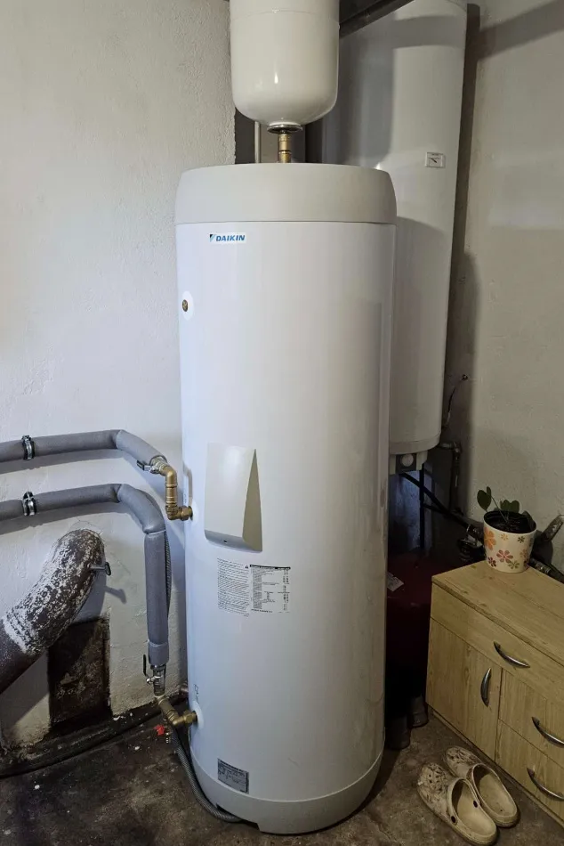 Tepelné čerpadlo vzduch voda Daikin Altherma R MT3 strednoteplotné 12kW rod. dom Králiky