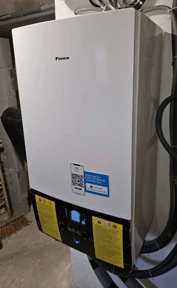 Tepelné čerpadlo vzduch voda Daikin Altherma R MT3 strednoteplotné 12kW rodinný dom Skubín