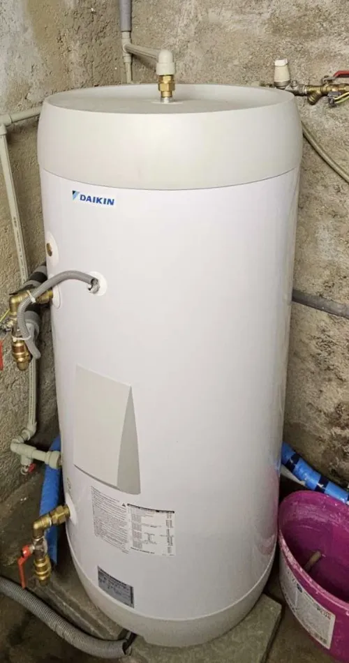 Tepelné čerpadlo vzduch voda Daikin Altherma R MT3 strednoteplotné 12kW rodinný dom Skubín