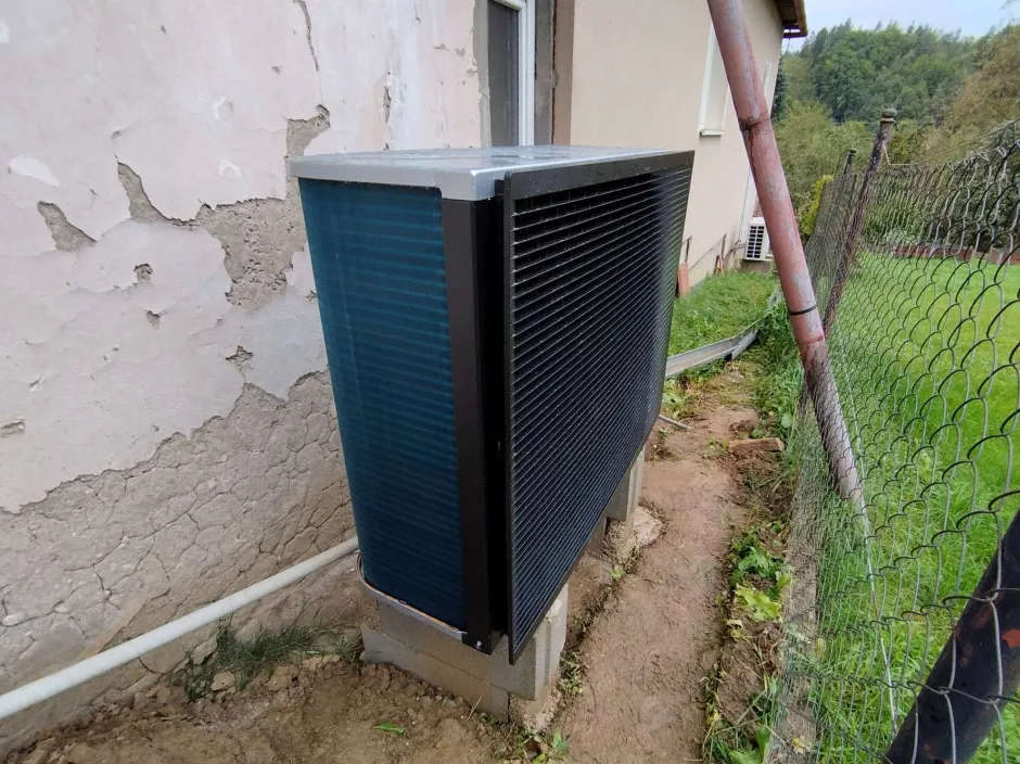 Tepelné čerpadlo vzduch voda Daikin Altherma R MT3 strednoteplotné 8kW RD Podbrezová