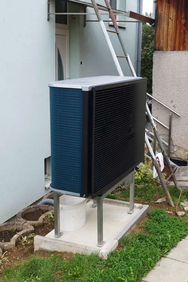 Tepelné čerpadlo vzduch voda Daikin Altherma R MT3 strednoteplotné 8kW rodinný dom Hronec