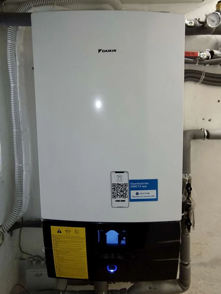 Tepelné čerpadlo vzduch voda Daikin Altherma R MT3 strednoteplotné 8kW rodinný dom Hronec