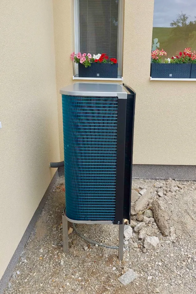 Tepelné čerpadlo vzduch voda Daikin Altherma R MT3 strednoteplotné10kWTrenčianske Stankovce1