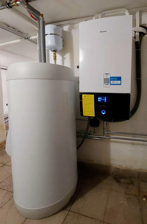 Tepelné čerpadlo vzduch voda Daikin Altherma R MT3 strednoteplotné10kWTrenčianske Stankovce1