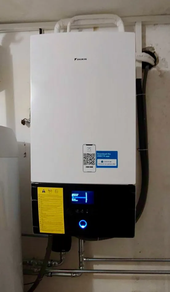 Tepelné čerpadlo vzduch voda Daikin Altherma R MT3 strednoteplotné10kWTrenčianske Stankovce1