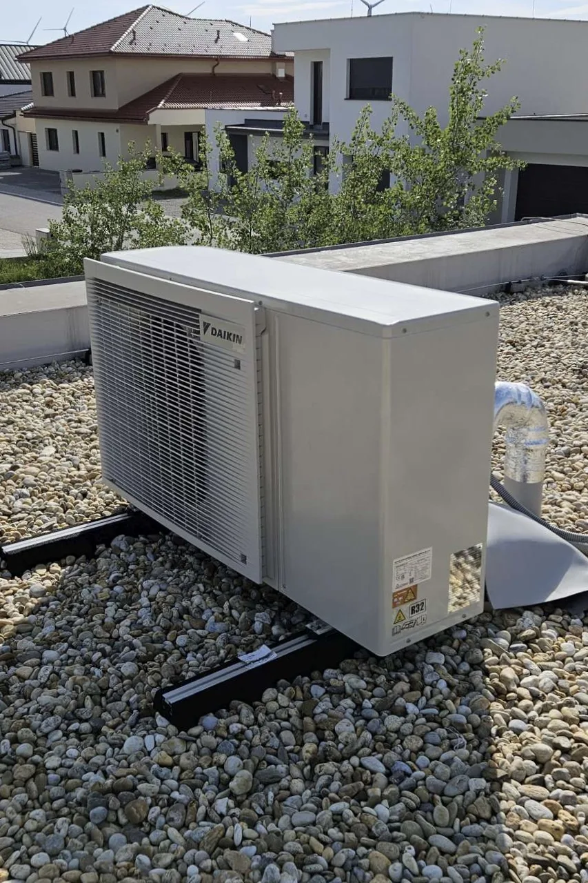 Tepelné čerpadlo vzduch voda Daikin Minichiller 8 kW pre chladenie rodinného domu Pama